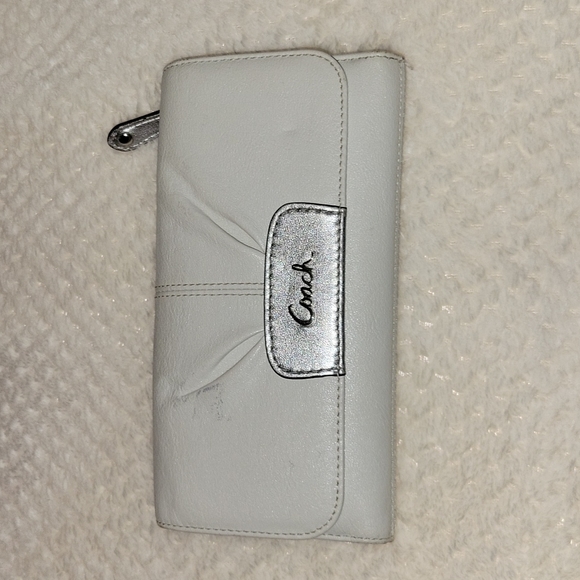 Coach Handbags - Coach wallet
